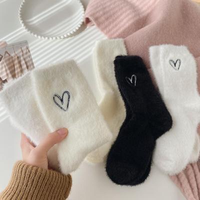 Chaussettes mi-mollet en polaire de vison pour femmes en forme de cœur, Chaussettes chaudes épaisses d'hiver, Chaussettes de sol pour la maison