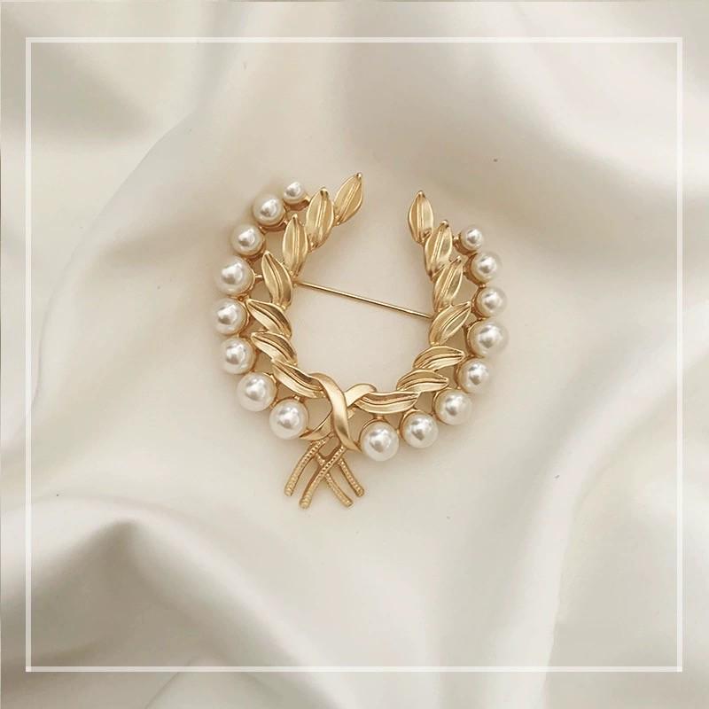 Matte Gold Pearl Wheat Ear Corsage Brooch for Women - High-End Versatile Pin with Anti-Exposure Design