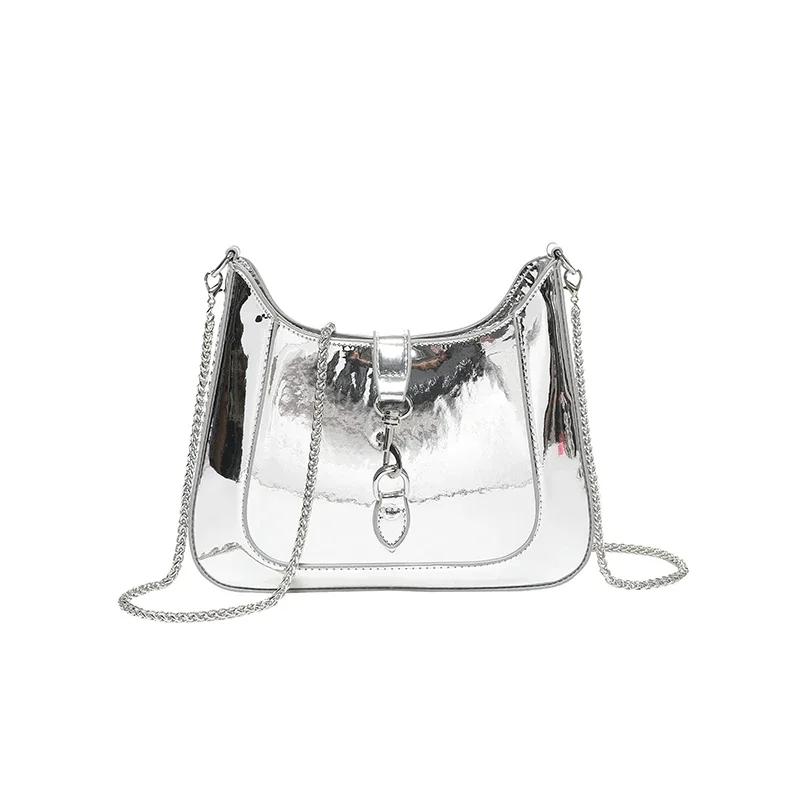 

Сумки через плечо с цепочками для женщин, однотонные сумки через плечо, глянцевые сумки из ПУ, универсальные сумки с застежкой