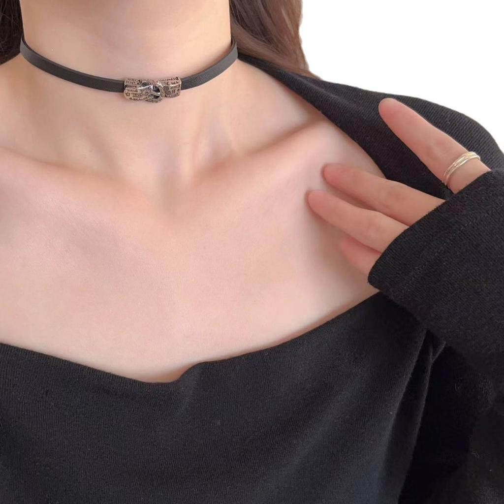 Minimal Black Belt Buckle PU Choker, Korean Versatile Short Neck Collar for Women