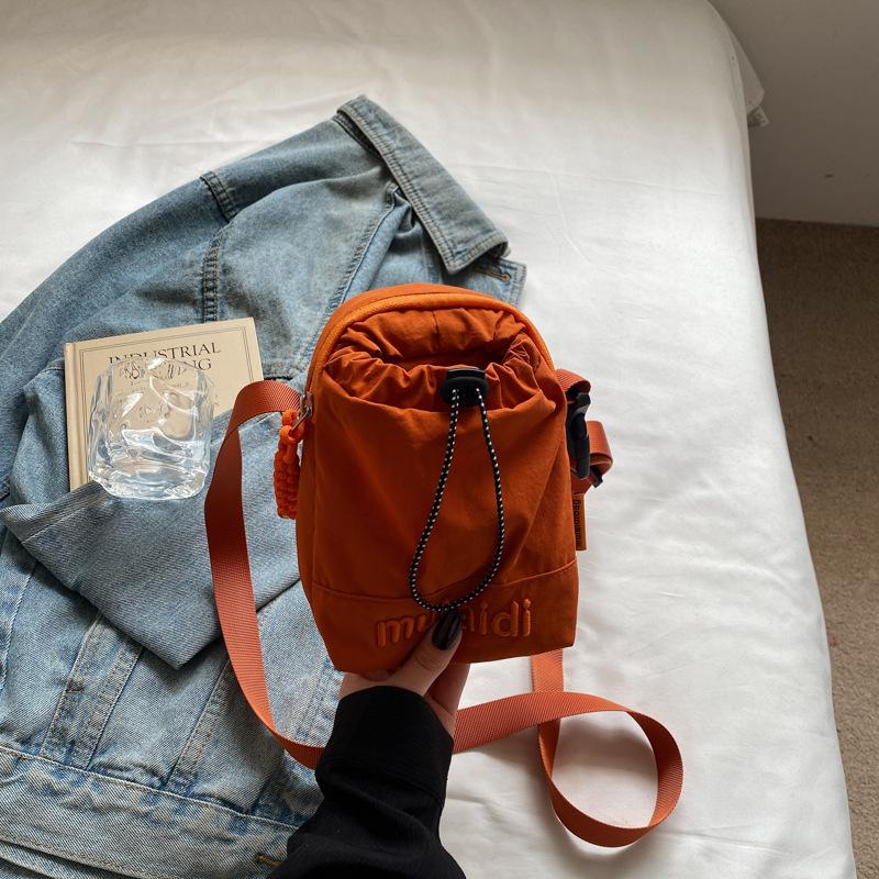 Sporty Drawstring Mobile Phone Bag Lightweight Commuting Outdoor Casual Crossbody Women's Bag