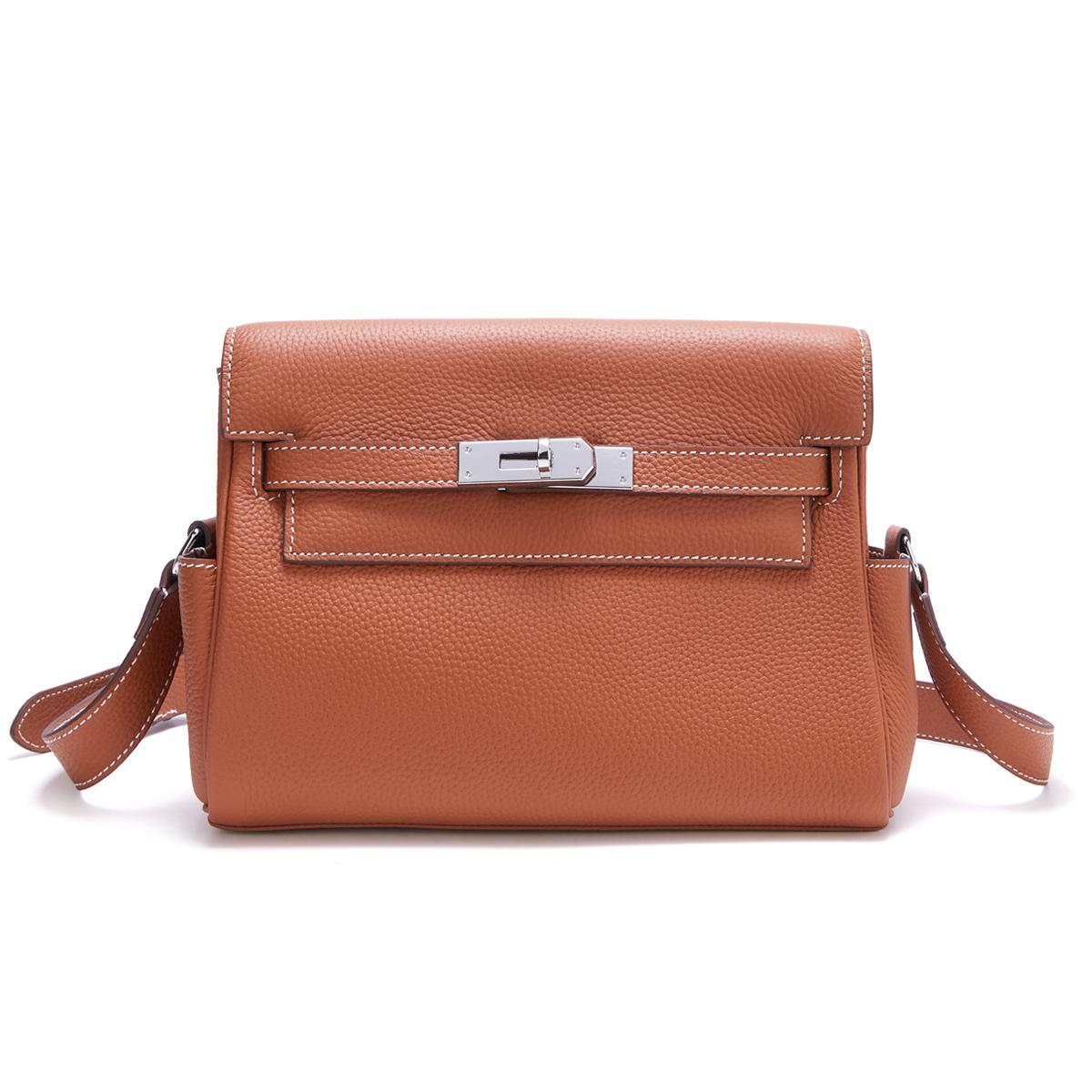 DC-HOME-4 2026 Nieuwe Togo Toplaag Koeienhuid Tas Stijlvol En Sfeervol Echt Leer Postbode Tas Grote Capaciteit Enkele Schouder Diagonale Crossbody Tas 25x10x20cm bruin
