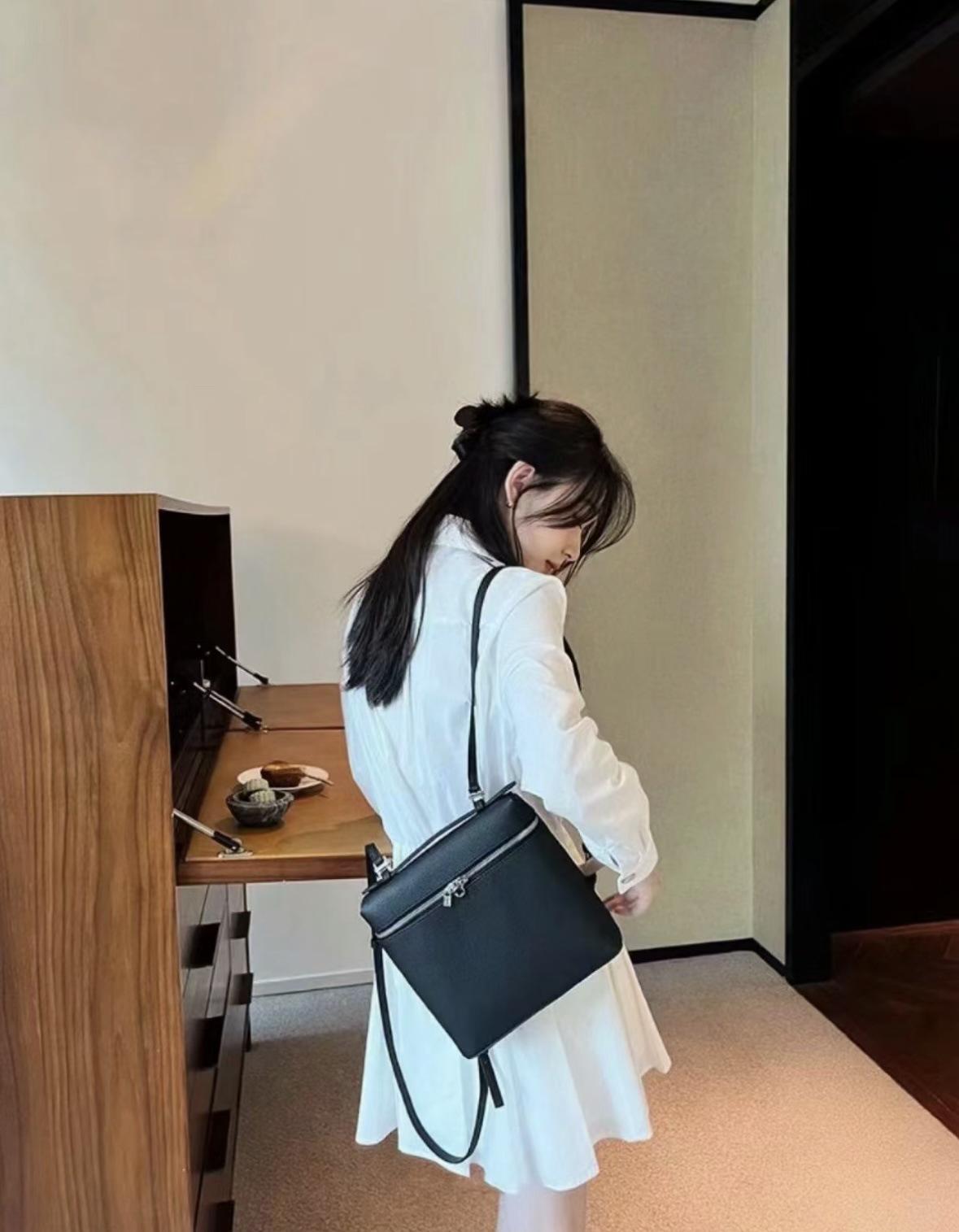 Женский кожаный рюкзак 2024 года Новая мода простой дизайн большая вместимость для путешествий и школы 5989₽