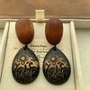 Ohrringe mit ethnischer Atmosphäre, Ohrringe, Schwarze Glasur, Retro-Holzmuster, Täglicher Low-Luxury-Modetrend, Hochwertige, exquisite Ohrringe