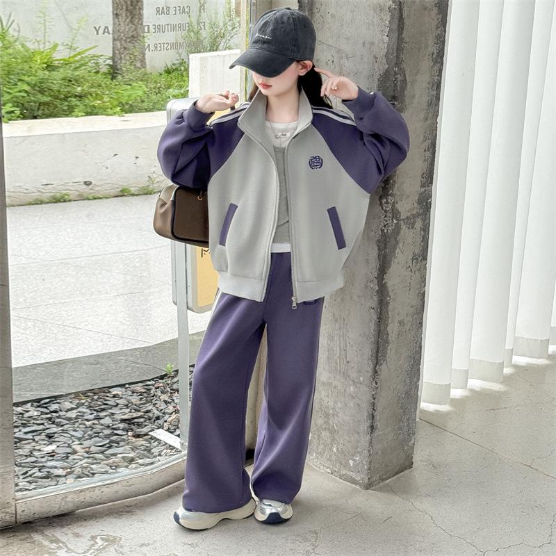 

Autumn 2025 Sporty Style Girls Stand-up Collar Jacket & Straight-Leg Pants Set 140 cm