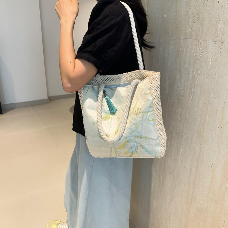New Beautiful and Personalized Casual Commuting Tote Bag Simple Large Capacity Bag Women's Summer New Chinese Shoulder Bag