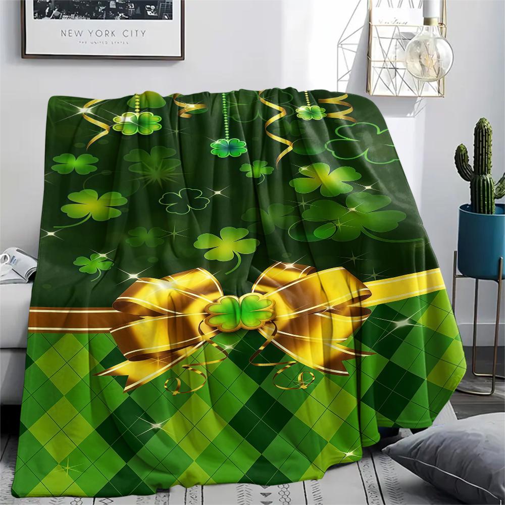St.Patrick's Day Green Clover Print Flannel Blanket,High Quality Comfortable for All Seasons,Home Decor,Warmth and Comfort,Perfect for Christmas Gifts