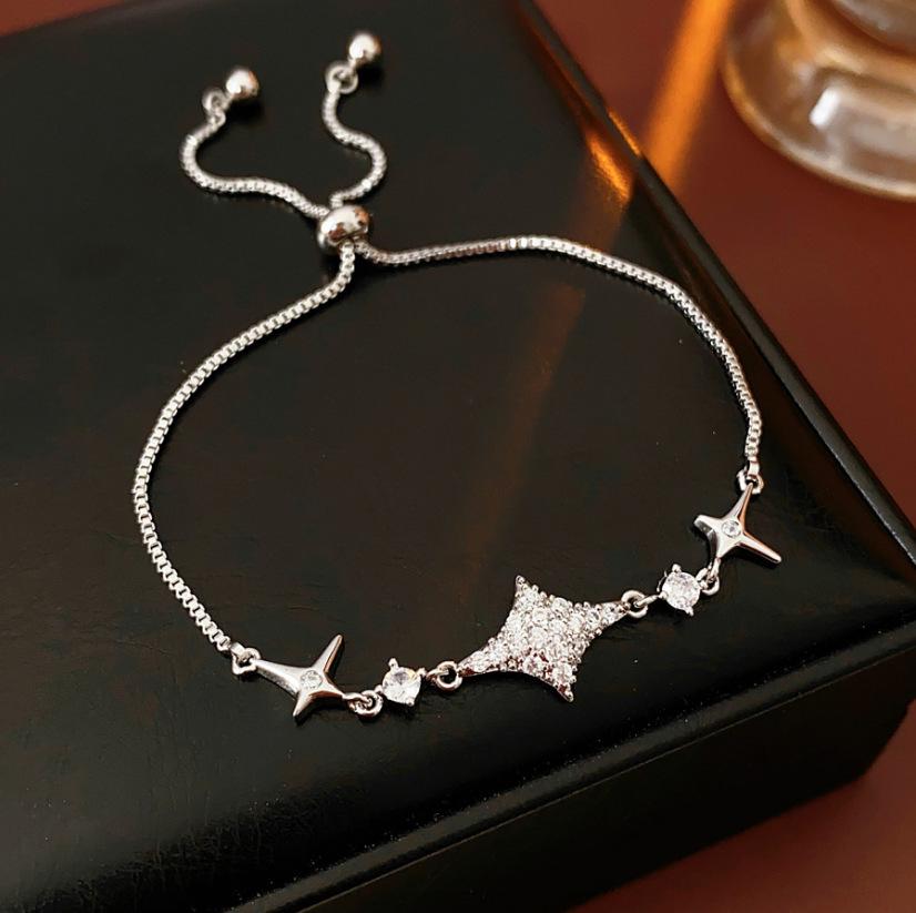 Gold-Plated Zircon Sun & Heart Bracelet: Stylish, Versatile, Elegant Light Luxury Jewelry for Women.