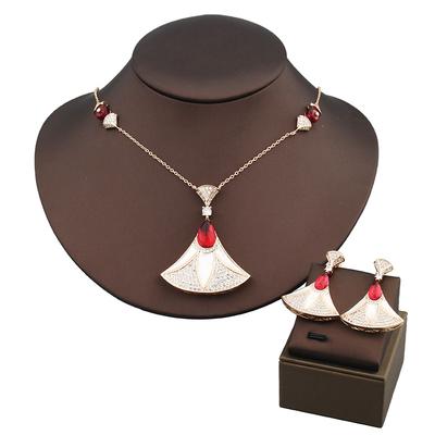 Neues fächerförmiges Rock-Halsketten-Ohrring-Set für Damen-Temperament Hochzeitszubehör Damen-Schlüsselbein-Kette Roségold