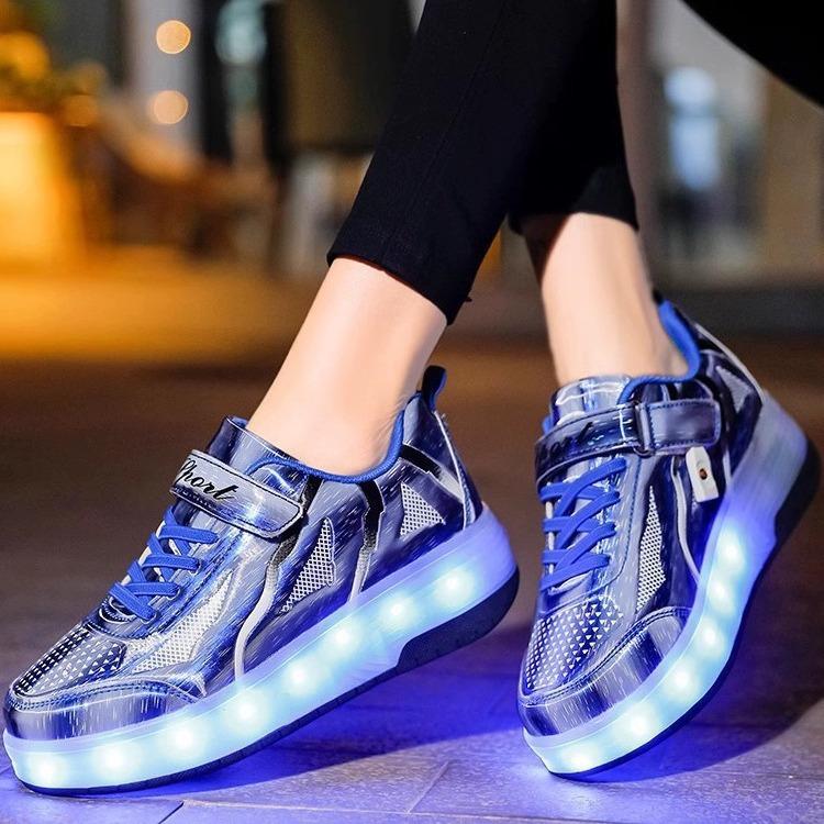 Internet celebrities men and women with wheels invisible runaway shoes single wheel double roller skates four wheel deformation shoes automatic button