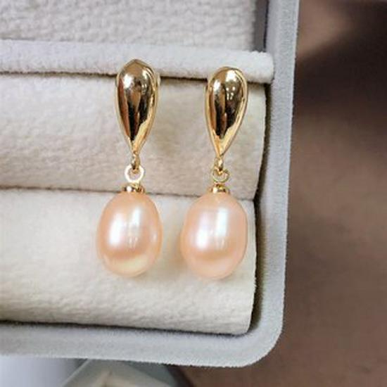 Elegant Rice-shaped Freshwater Pearl Earrings - Water Drop Studs, Simple and Stylish for a Queen.