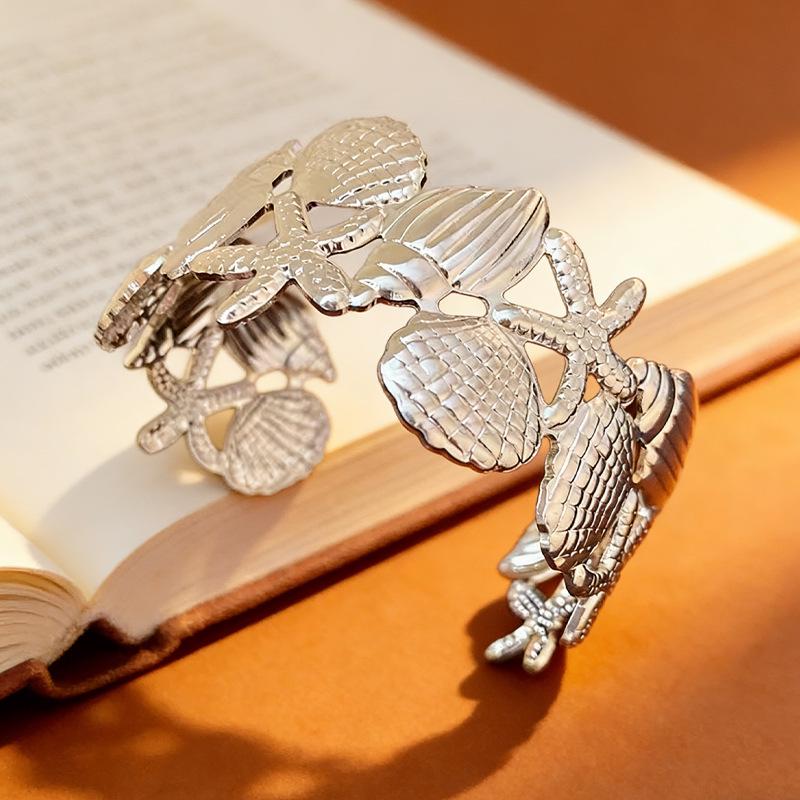 Adjustable European Seashell Open Cuff Bracelet - High-End Niche Design Metal Bangle