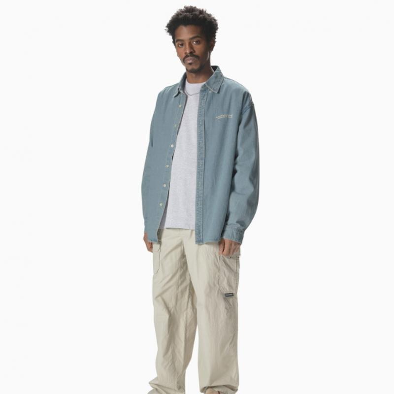 Dit Is Nooit Dat Onderscheidende Denim Overhemd Knijp Blauw