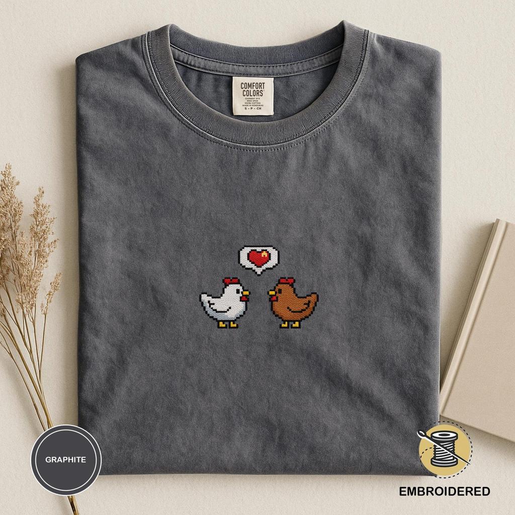 T-shirt Comfort Colors Ricamata Stardew Valley Pollo, Maglietta Gioco Fattoria Pixel