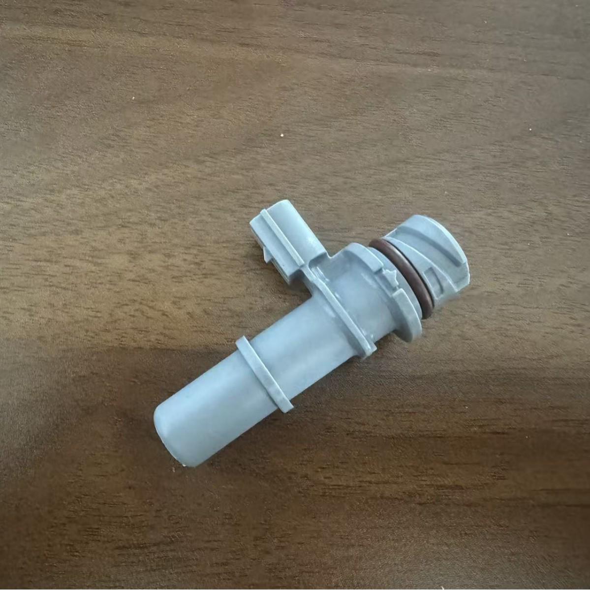 5L3Z-6A666-BA PCV Valve for 2005-2009 Ford Mustang Engine Parts серый
