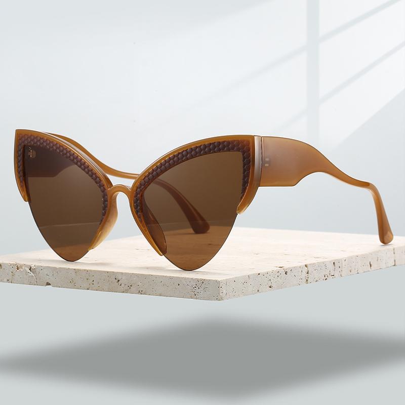 Women INS Brand Triangular Sunglasses Fashion Street Personalized Trends Sun Glasses Retro Cat Eyes Anti UV Beach Shades