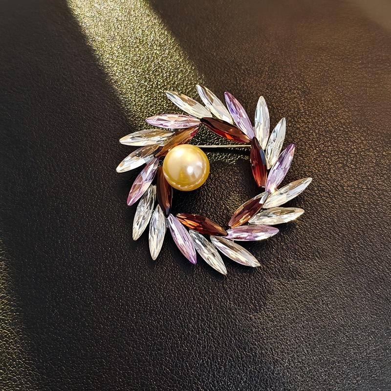 High-End Light Luxury Flower Brooch Female Heavy Industry Design Sense Animal Brooch Diamond Corsage Coat Clothing Accessories