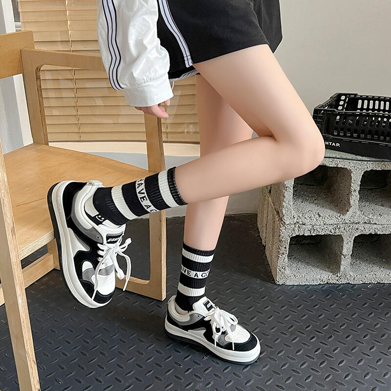 5 Pairs of Women's Smile Day Checkerboard Banding Socks