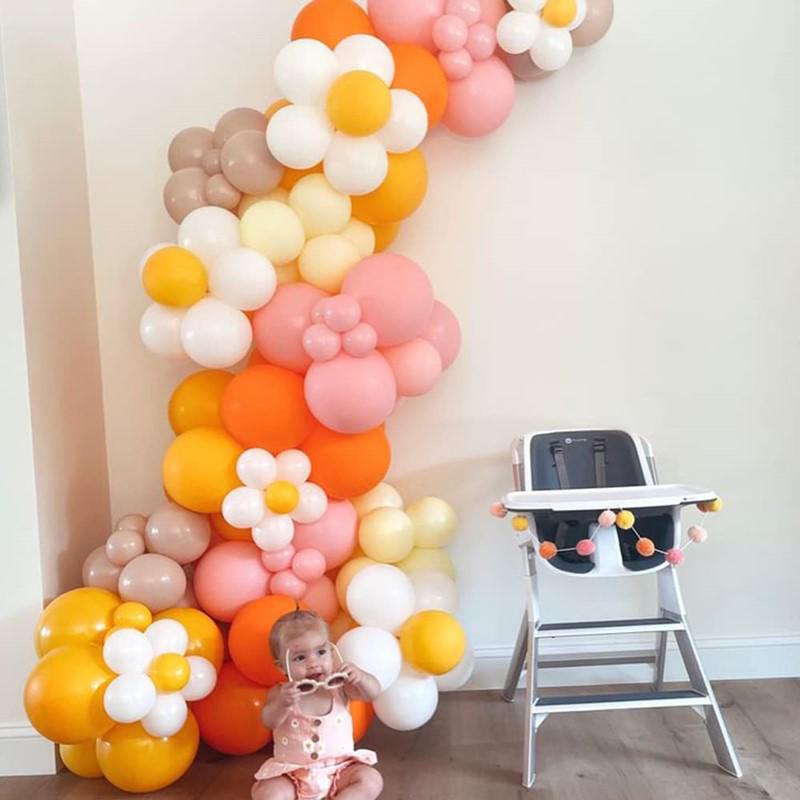 Colorful Macaron Daisy Wedding Dessert Table Decoration Set with Balloon and Flower Garland