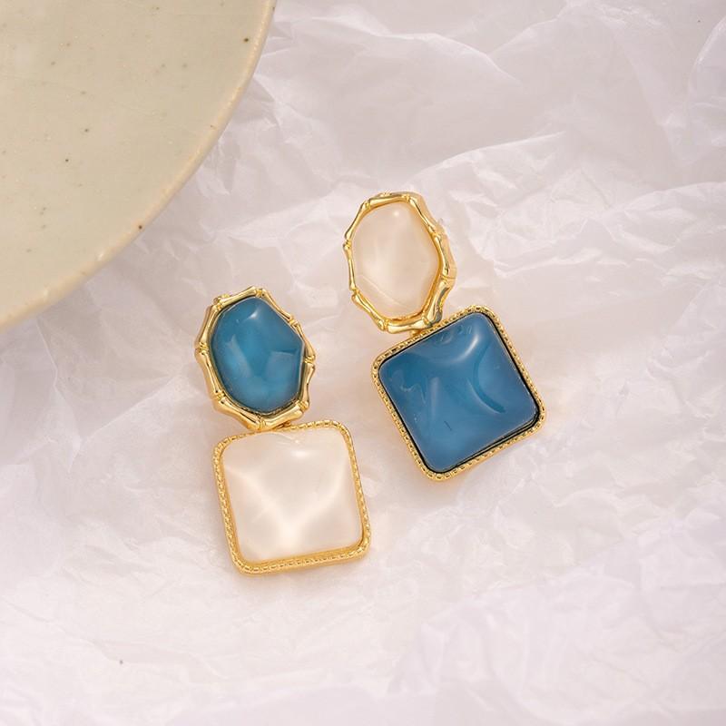 Irregular Geometric Blue And White Stud Earrings Are White, Fresh, Niche Design, Unique Earrings, Exaggerated Temperament Earrings