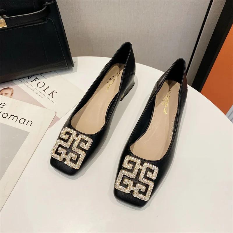 

Модные туфли-лодочки Pearl Single Women 2025 Толстые каблуки Квадратная головка Мягкая подошва Женская обувь Элегантные женские туфли на каблуках-рюмочках Универсальные танцевальные туфли 40 чёрный