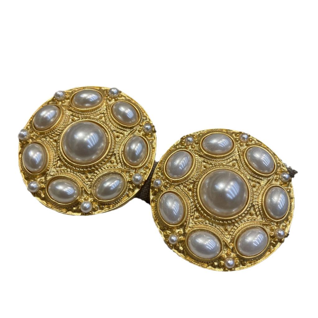 Medieval Vintage Court Style Round Gold Stud Earrings Women'S Retro Earrings Temperament Light Luxury Diamond Earrings