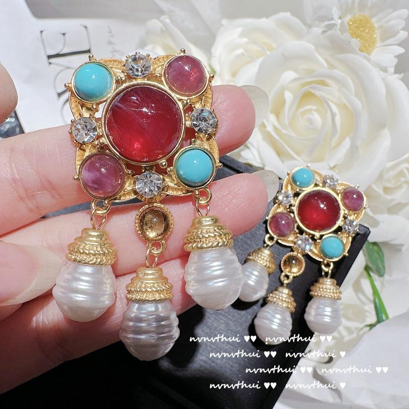 Elegant Women Men Fashion Classic Crystal Pendant Earrings For Women Girls Vintage Palace Style Gorgeous Ear Rings Jewelry