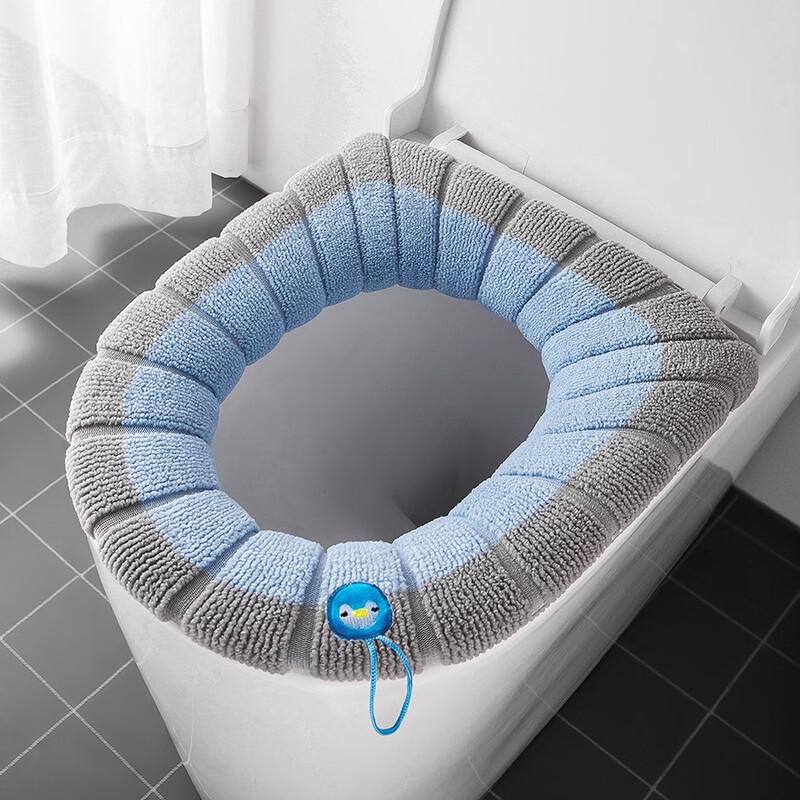 

Knitted Toilet Seat Cover with Handle