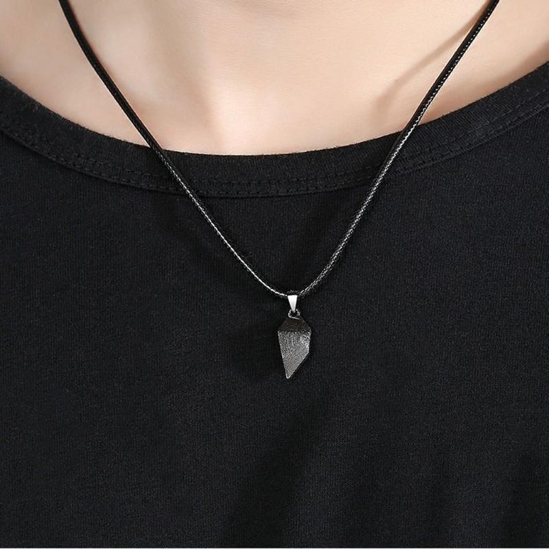 2pcs Fashion Minimalist Lovers Matching Pendant Necklace Love Heart Pendant Necklace Gifts for Boyfriend Girlfriend