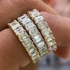 Bagues de Couple en Acier Inoxydable Couleur Or avec Cristal pour Femmes Hommes Exquises Brillantes Bijoux de Doigt Mariage Mariée Cadeau Sans Décoloration