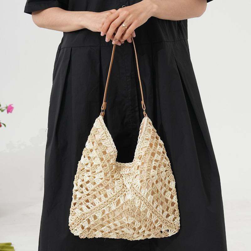 Hohle Blume Strohtasche neue dreieckige handgewebte Tasche Damen Tragetasche mit großem Fassungsvermögen Urlaub Schulter Achseltasche