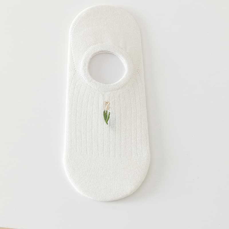 Women's Spring and Summer Thin Sweet Cartoon Embroidered Silicone Non Slip Bow Breathable Boat Socks