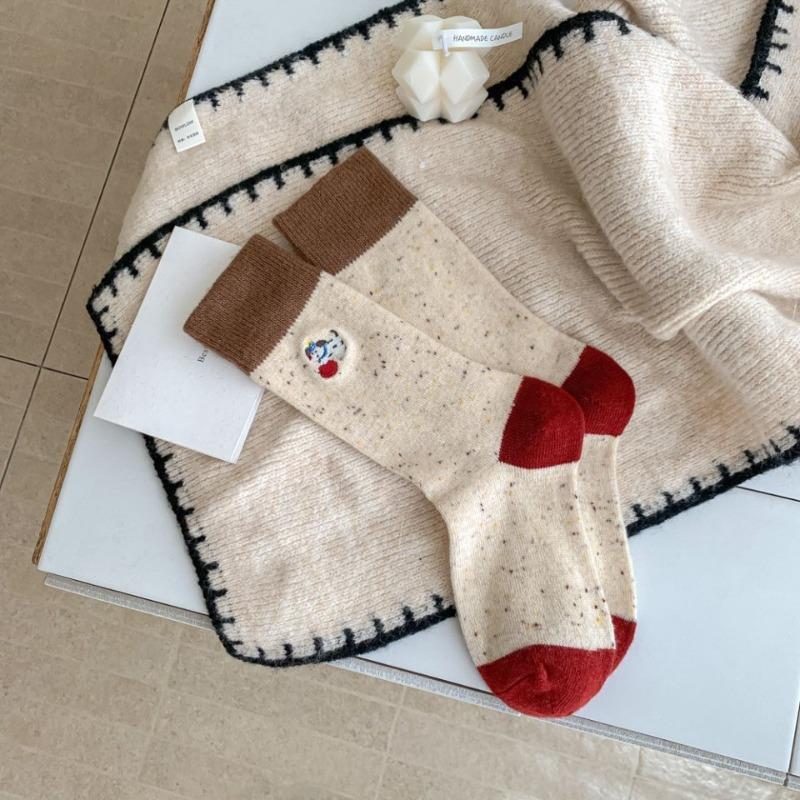 Winter and Autumn Warm Wool Women's Socks with Contrasting Embroidery and Apple Dog Pattern - Simple Mid-calf Length Socks