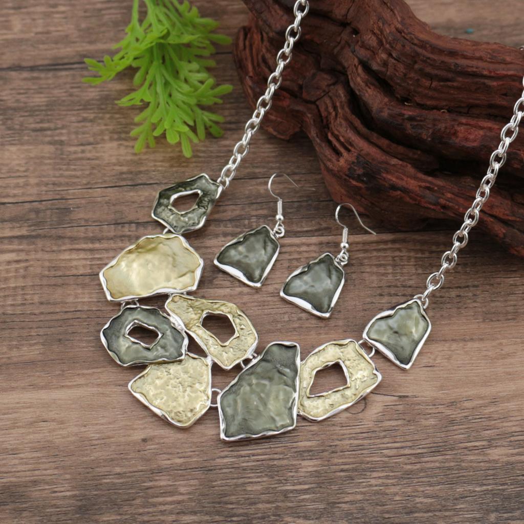 Enamel geometric starfish necklace, women's simple high-end irregular flower necklace