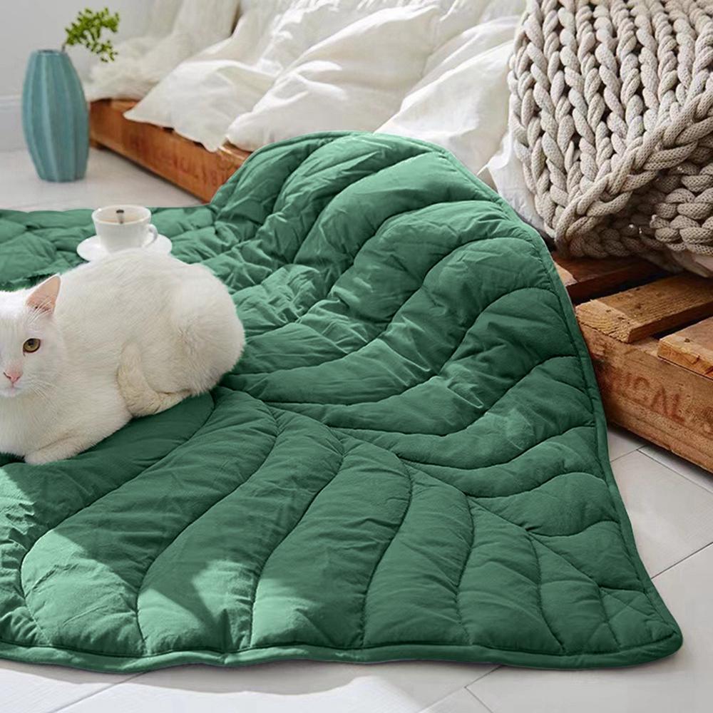 Leaf Shape Cat Nest Cat and Dog Double-Sided Available Floor Mat Cover Pad Warm and Comfortable Cartoon Cat Bed Ind