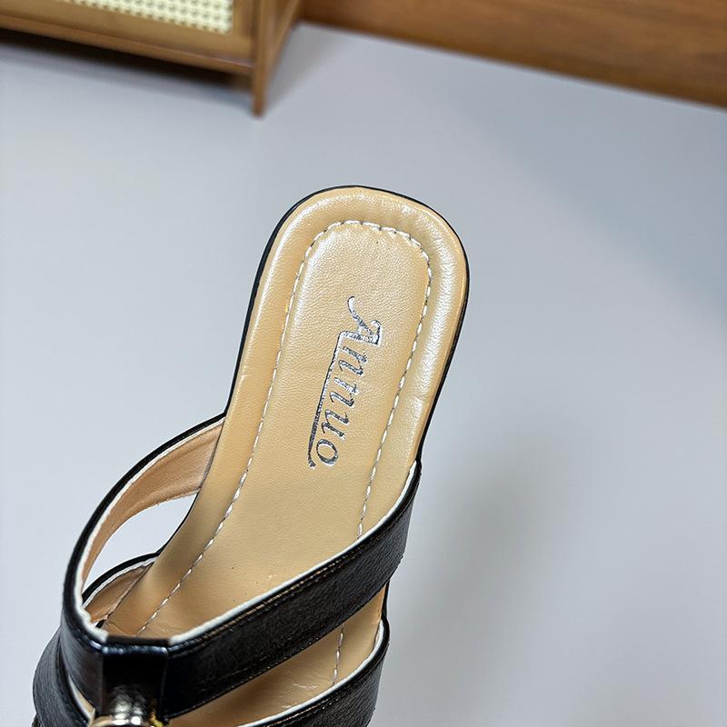 2024 New Summer Slope Heel Thick Sole Sandals and Slippers with Metal Decoration, One Word with Mom Beach Shoes