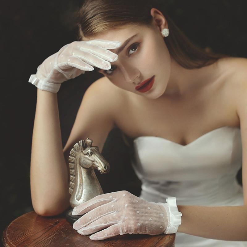 Lace Bridal Gloves with Dot Pattern Easy to Wear Handwear Sheer Gloves for Various Occasion Wedding Ceremony