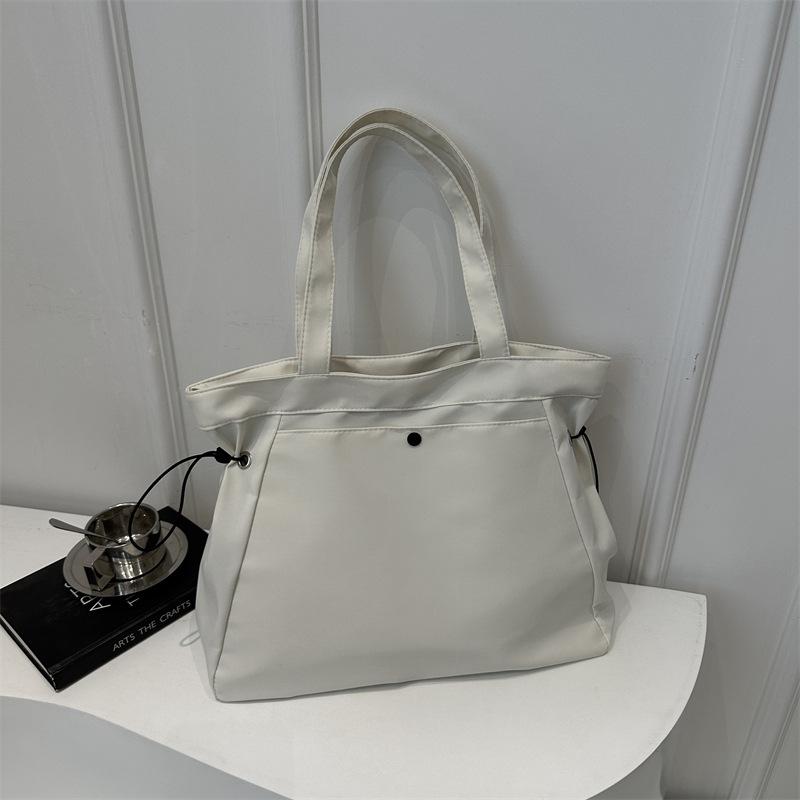 

Сумка женская 2024 года, новая популярная сумка-тоут большой вместимости, летняя корейская версия, модная и простая сумка через плечо для поездок на работу белый