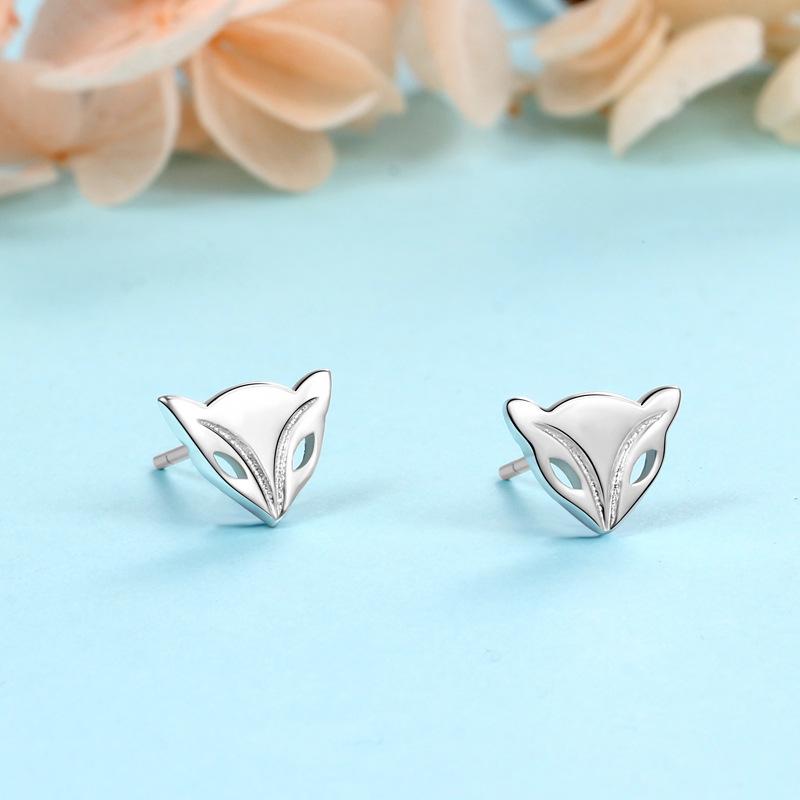 

Ювелирные изделия Серьги-гвоздики Fox, японские и корейские простые темпераментные серьги, новые серебряные иглы для женщин