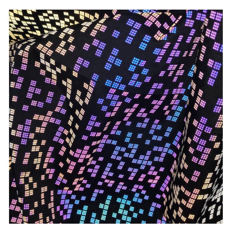 Reflektierender Zauberstoff, der im Dunkeln in Regenbogenfarben leuchtet – brillant reflektierender Polyesterfaserstoff, Meterware für DIY-Nähprojekte