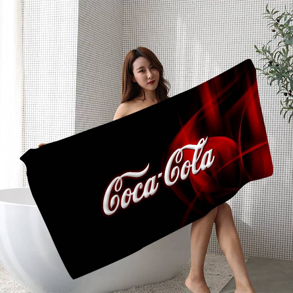 Limonadengetränk C-Coca-Cola Logo Anime Strand Schwimmtuch Weiches Saugfähiges Waschlappen Kindergeschenke Für Kinder Reise Camping Fitnessstudio