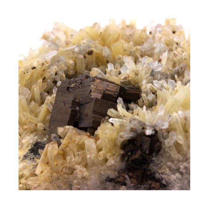 Pierres et Minéraux. Pyrrhotite + Quartz. 1508.0 ct. Nikolaevskiy Mine, Dalnegorsk, Russie.