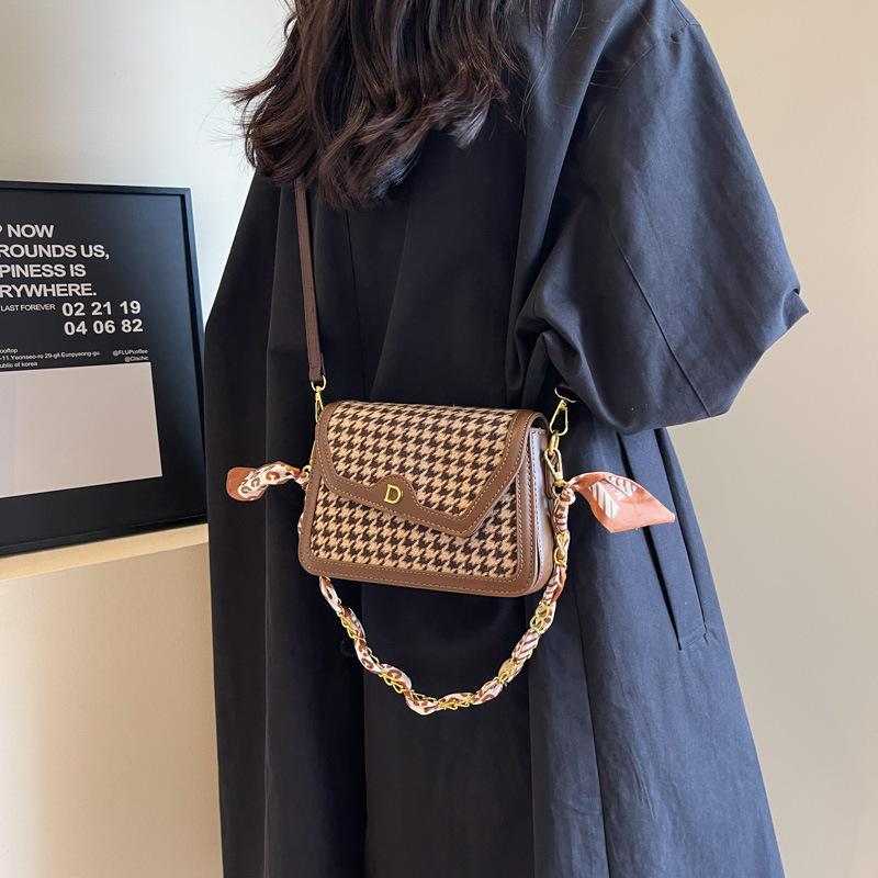 Autumn and Winter New Women's Bags Fashionable Versatile Chain Small Square Bag Single Shoulder Oblique Span Women's Bag