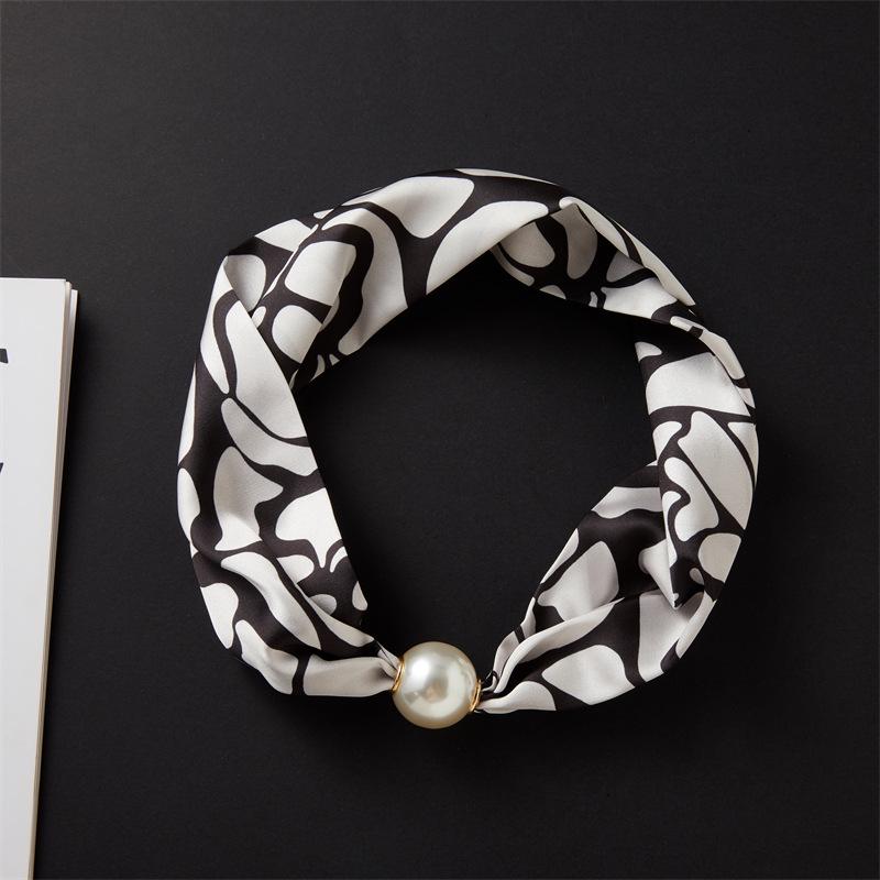 Magnetic Buckle Pearl Necklace with Silk Scarf – Fashionable, Versatile Spring/Summer Accessory for Women