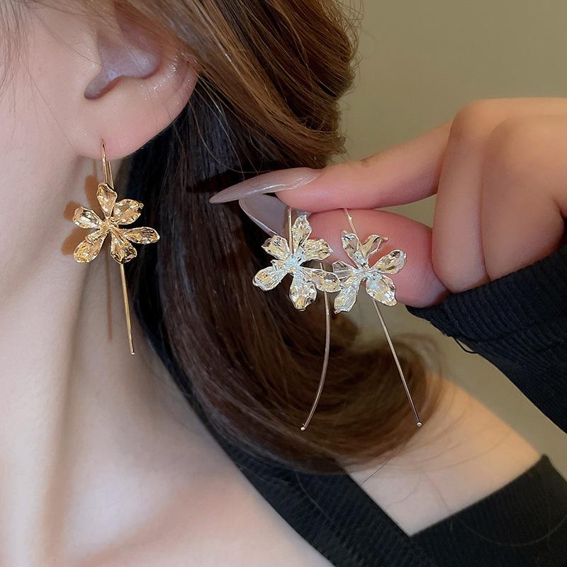 

Simple Iris Earrings золотой