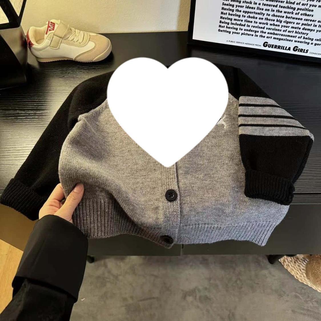 

Полосатый кардиган с вышивкой щенка - Осенний трикотаж для мальчиков и девочек 80 серый