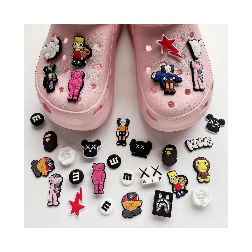 18 Stück Crock Schuhanhänger Niedliche Cartoon Coole Schuhanhänger für Kinder, Bubble Slide Schuhanhänger Anstecknadeln für Armband-Armbänder, Sandalen Dekorationszubehör