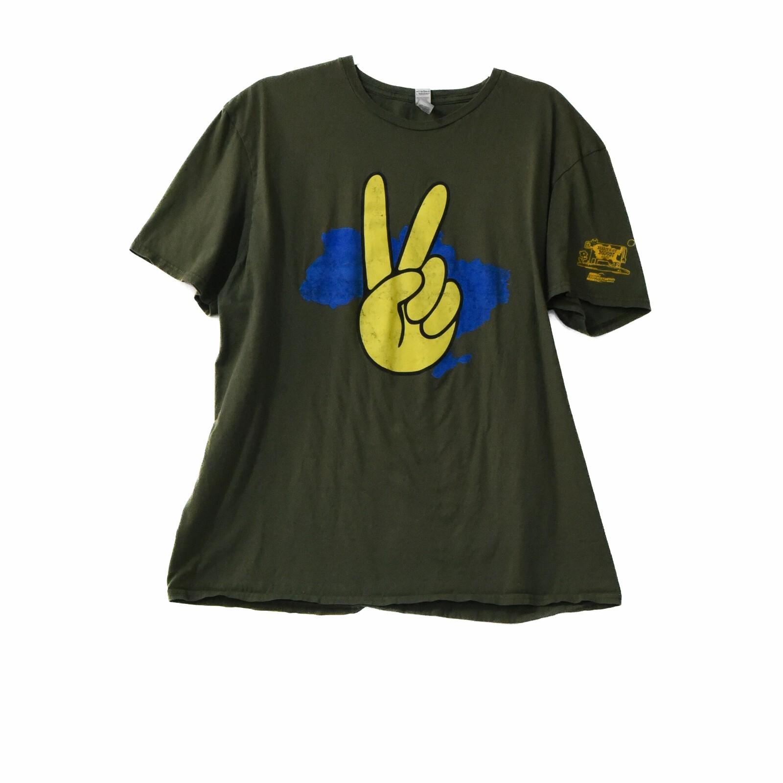 Gildan Men Navy Green T-Shirt Graphic Finger Peace Sign Log Crew Short Sleeve XL L