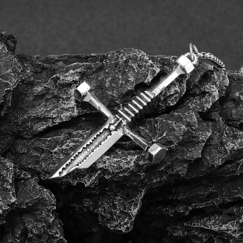 Retro Broken Sword Necklace Trendy Men Personality Made of Old Imitation Thai Silver Broken Sword Cross Pendant Mens Collarbone Chain