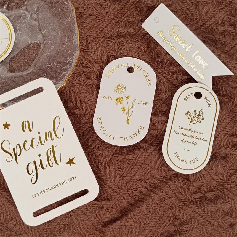 English Hot Stamping Hangtag: 'My Family Has a Happy Gift' Souvenir Decoration Card